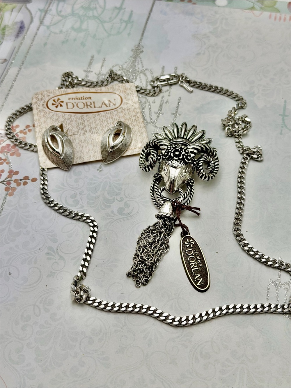 🎃🎃D'Orlan Silver-Tone Ram Brooch Necklace with Matching Earrings